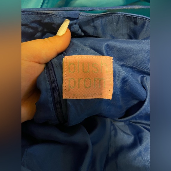 Prom Dress! - Picture 6 of 8